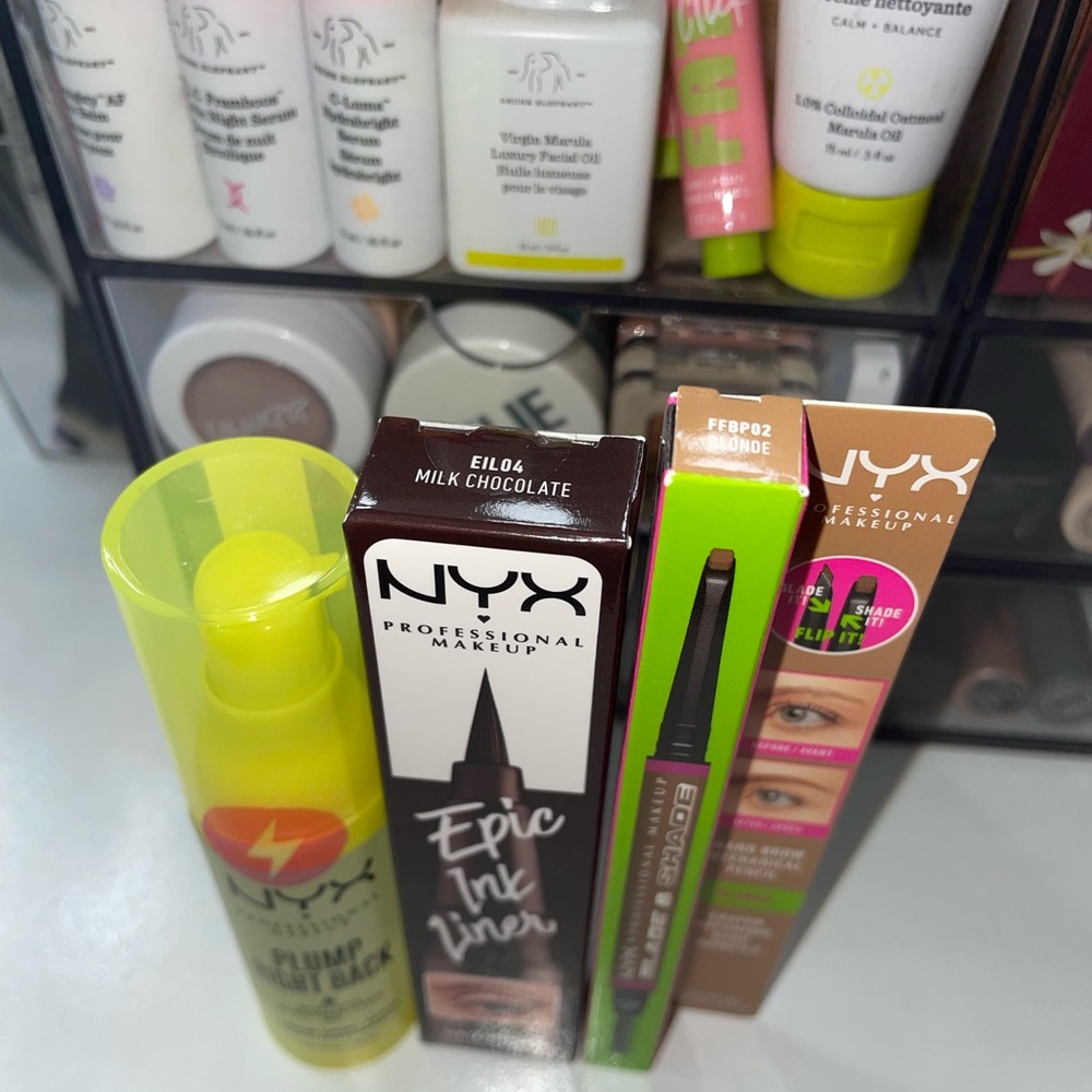 NYX 💚 - Picture 2 of 5